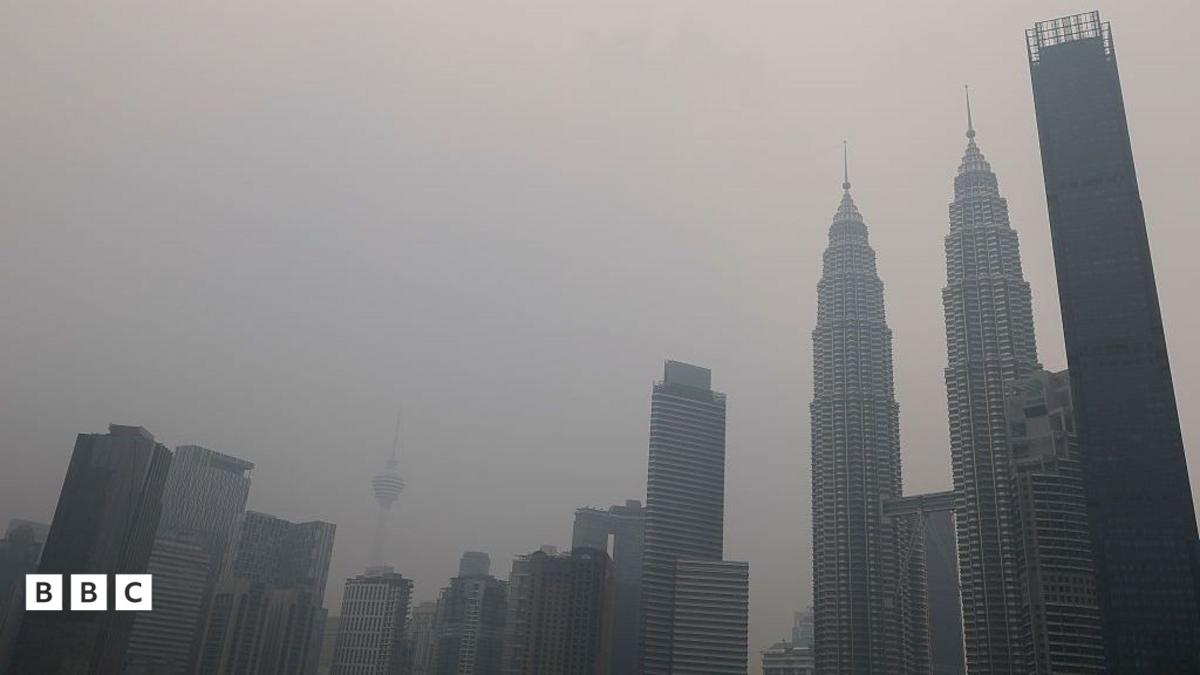 Smog closes schools across Malaysia